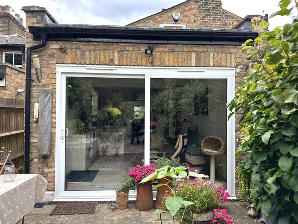Your kitchen is the heart of your home.  Adding sliding patio doors can transform the space, making it brighter, more open, and seamlessly connected to the outdoors. Here’s why they’re the perfect choice for your kitchen.